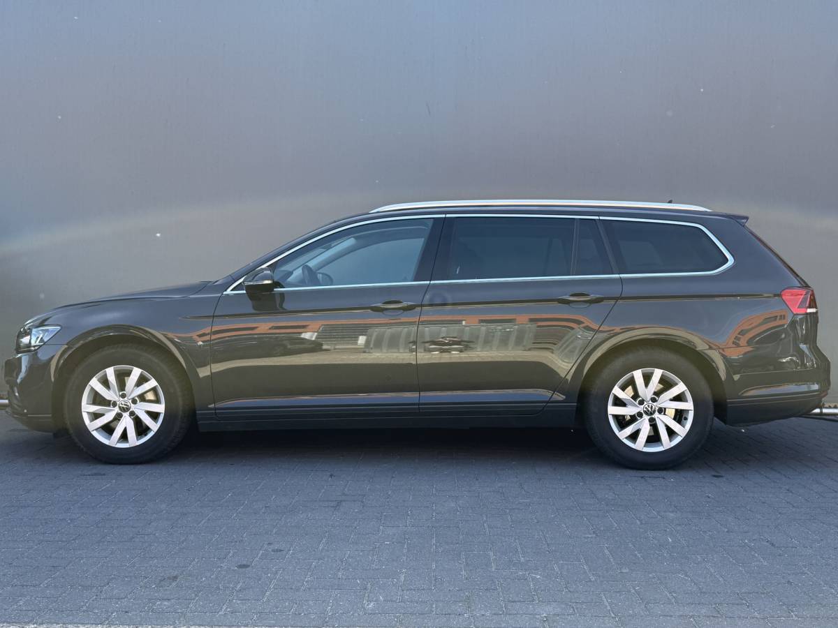 Volkswagen Passat Volkswagen Passat Variant BWJ 2021 1.5 150 PK TSI Business AUTOMAAT | TREKHAAK | PANO | FULL LED | ELEKTR. ACHTERKLEP | ADAPTIVE CRUISE | STOELVERW. | CAMERA | CARPLAY + ANDROID | NAVI | CLIMA | LMV | PDC