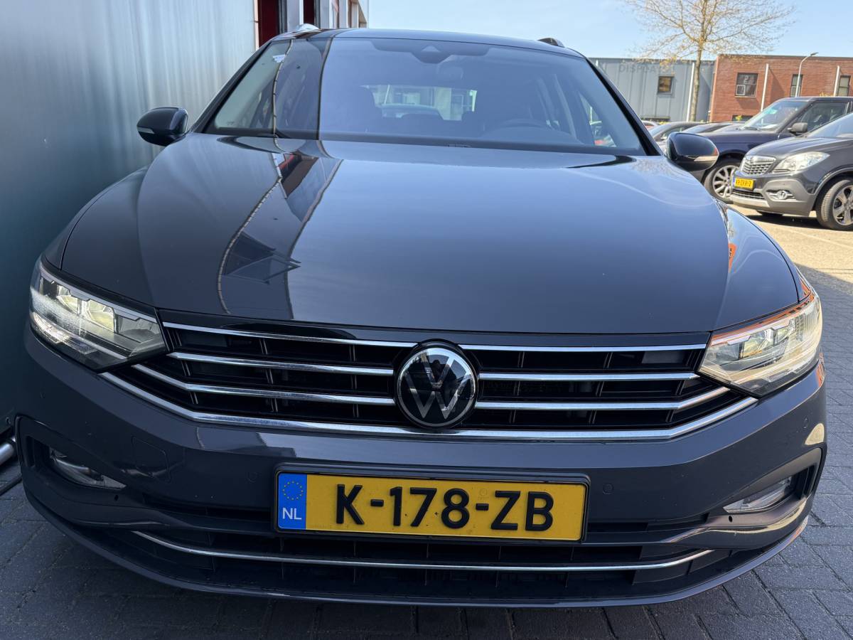 Volkswagen Passat Volkswagen Passat Variant BWJ 2021 1.5 150 PK TSI Business AUTOMAAT | TREKHAAK | PANO | FULL LED | ELEKTR. ACHTERKLEP | ADAPTIVE CRUISE | STOELVERW. | CAMERA | CARPLAY + ANDROID | NAVI | CLIMA | LMV | PDC