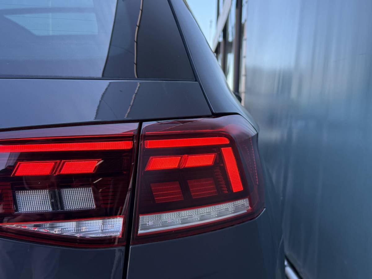 Volkswagen Passat Volkswagen Passat Variant BWJ 2021 1.5 150 PK TSI Business AUTOMAAT | TREKHAAK | PANO | FULL LED | ELEKTR. ACHTERKLEP | ADAPTIVE CRUISE | STOELVERW. | CAMERA | CARPLAY + ANDROID | NAVI | CLIMA | LMV | PDC
