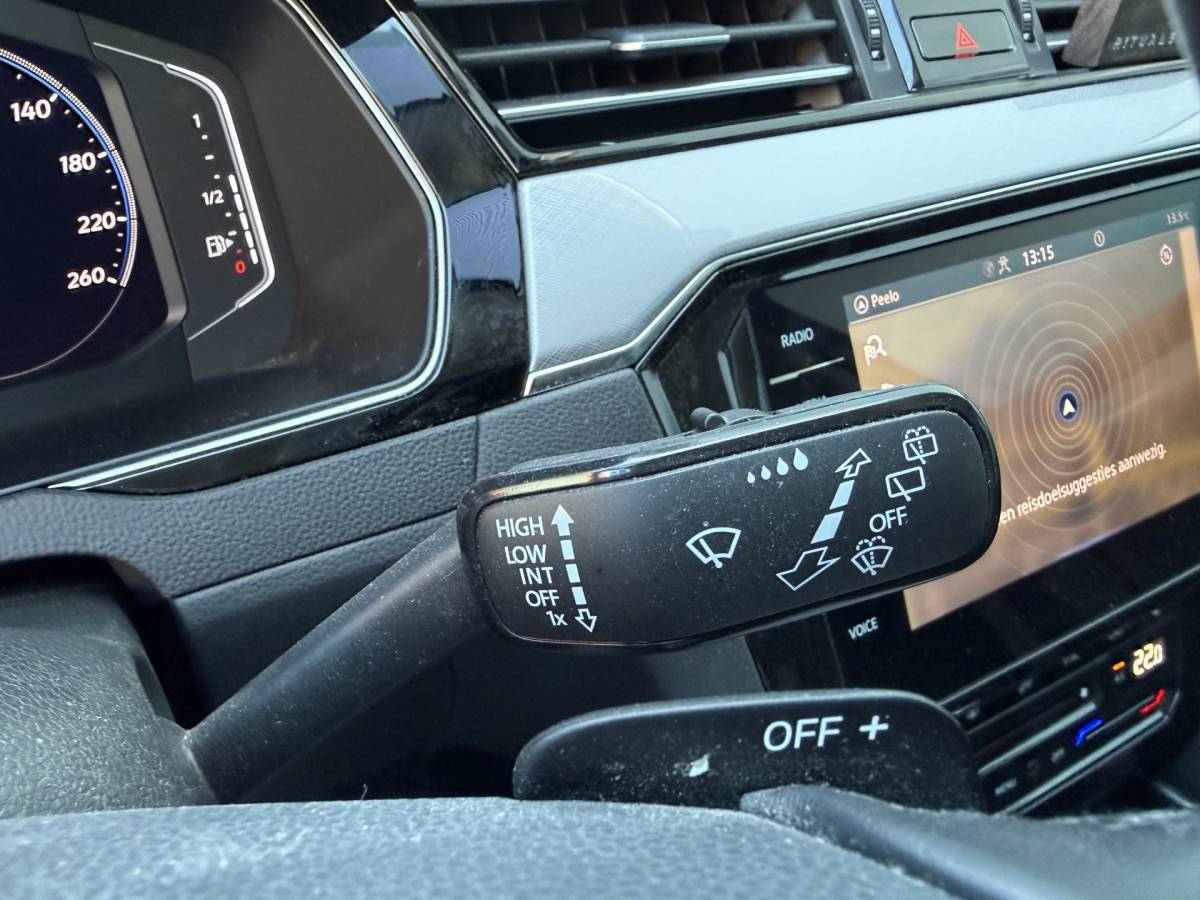 Volkswagen Passat Volkswagen Passat Variant BWJ 2021 1.5 150 PK TSI Business AUTOMAAT | TREKHAAK | PANO | FULL LED | ELEKTR. ACHTERKLEP | ADAPTIVE CRUISE | STOELVERW. | CAMERA | CARPLAY + ANDROID | NAVI | CLIMA | LMV | PDC