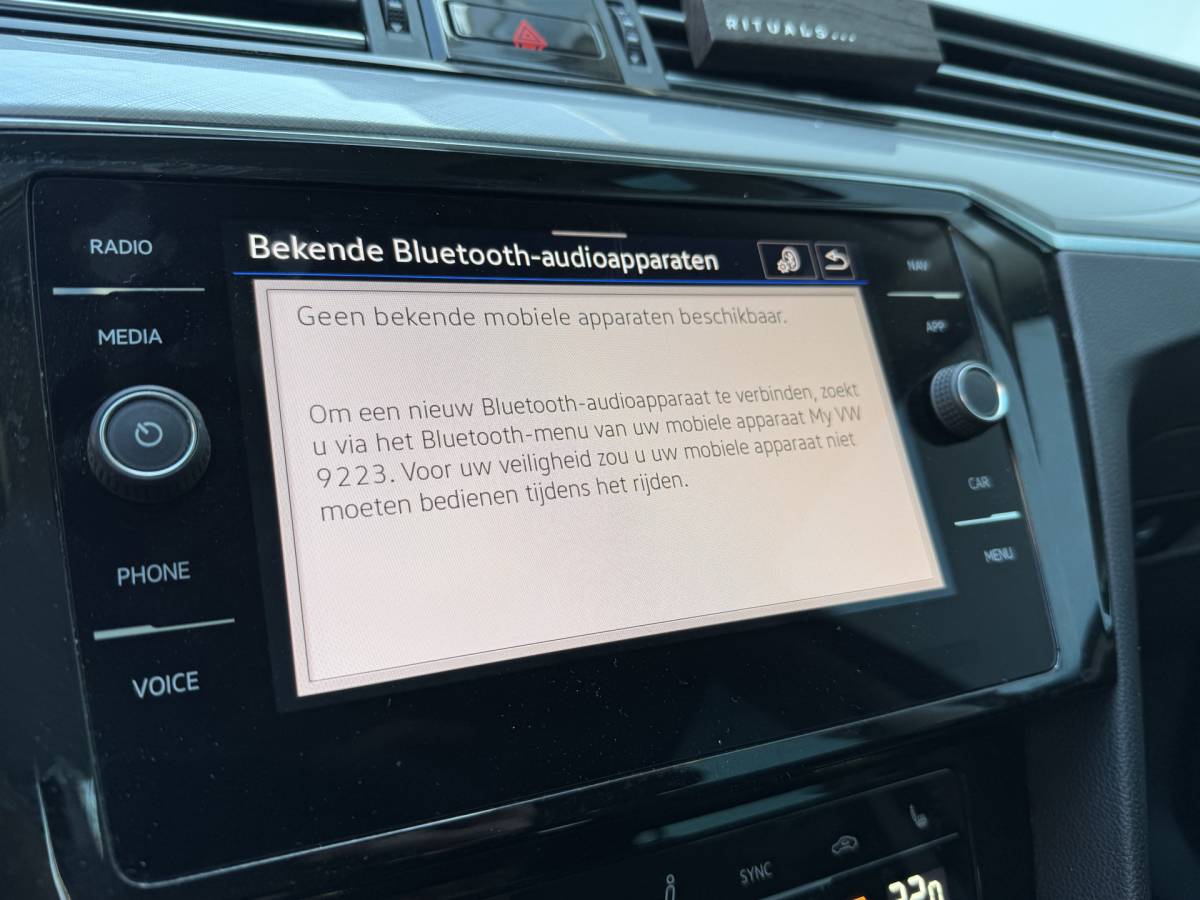 Volkswagen Passat Volkswagen Passat Variant BWJ 2021 1.5 150 PK TSI Business AUTOMAAT | TREKHAAK | PANO | FULL LED | ELEKTR. ACHTERKLEP | ADAPTIVE CRUISE | STOELVERW. | CAMERA | CARPLAY + ANDROID | NAVI | CLIMA | LMV | PDC