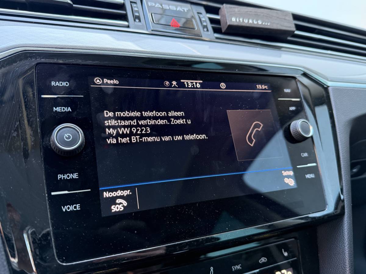 Volkswagen Passat Volkswagen Passat Variant BWJ 2021 1.5 150 PK TSI Business AUTOMAAT | TREKHAAK | PANO | FULL LED | ELEKTR. ACHTERKLEP | ADAPTIVE CRUISE | STOELVERW. | CAMERA | CARPLAY + ANDROID | NAVI | CLIMA | LMV | PDC