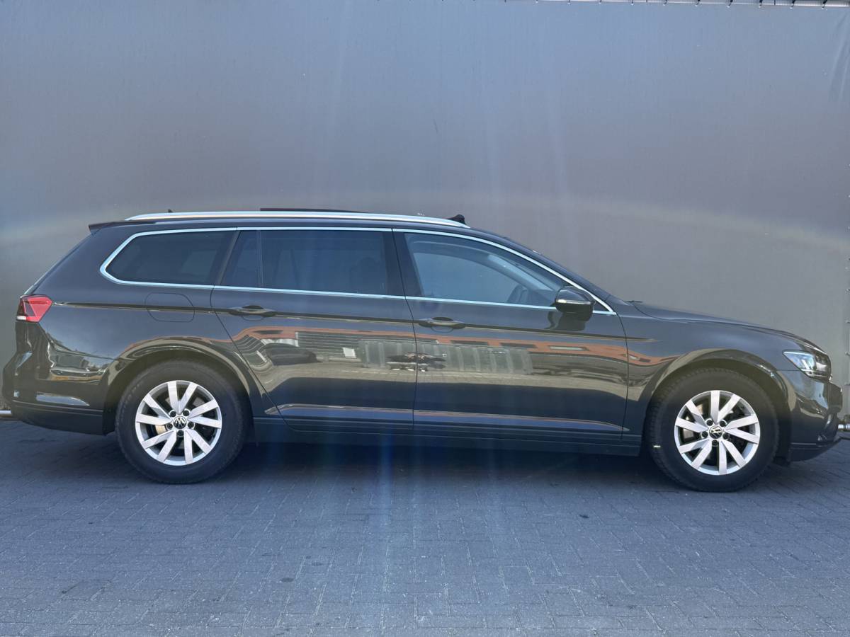 Volkswagen Passat Volkswagen Passat Variant BWJ 2021 1.5 150 PK TSI Business AUTOMAAT | TREKHAAK | PANO | FULL LED | ELEKTR. ACHTERKLEP | ADAPTIVE CRUISE | STOELVERW. | CAMERA | CARPLAY + ANDROID | NAVI | CLIMA | LMV | PDC