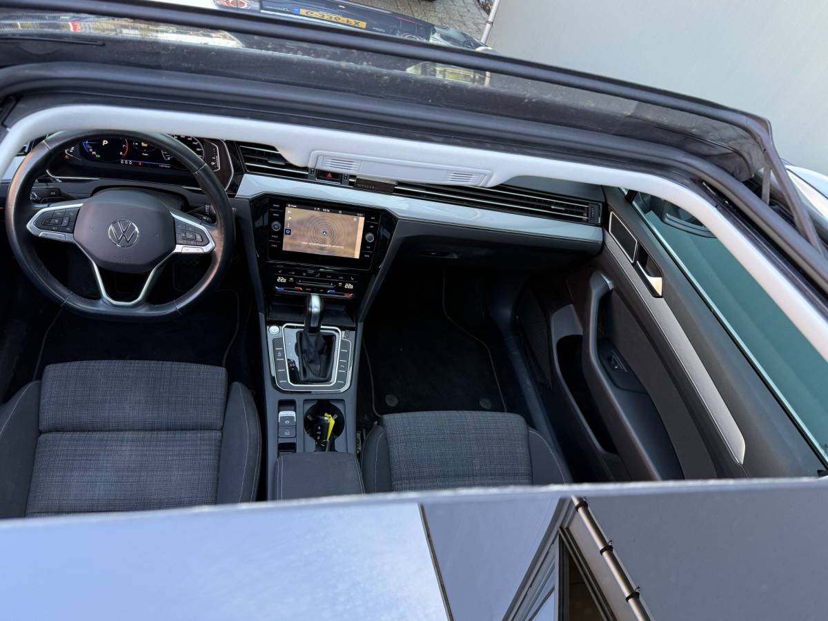Volkswagen Passat Volkswagen Passat Variant BWJ 2021 1.5 150 PK TSI Business AUTOMAAT | TREKHAAK | PANO | FULL LED | ELEKTR. ACHTERKLEP | ADAPTIVE CRUISE | STOELVERW. | CAMERA | CARPLAY + ANDROID | NAVI | CLIMA | LMV | PDC