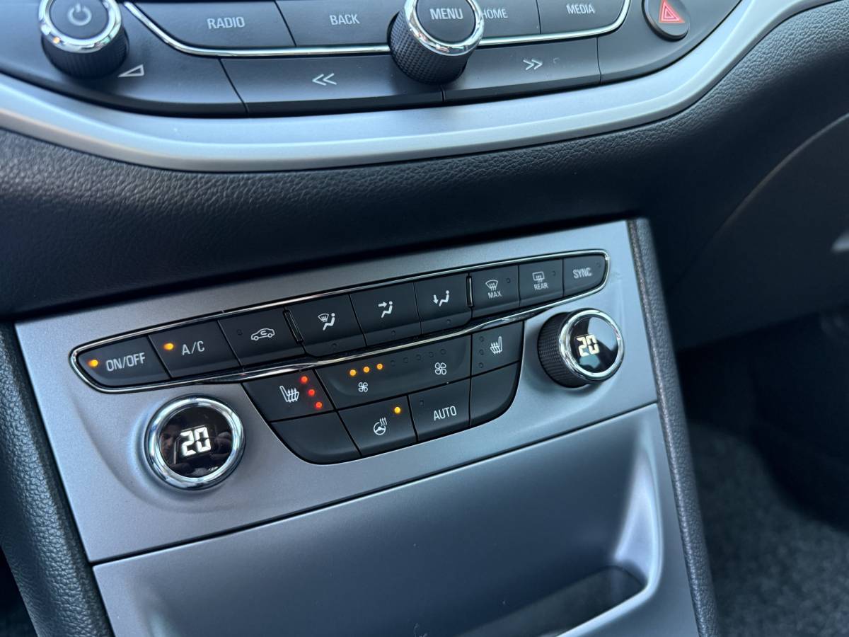 Opel Astra Opel Astra Sports Tourer BWJ 2018 1.6 CDTI 111 PK  Business+ STOELVERW. | STUURVERW. | CAMERA | NAVI | CLIMA | CRUISE | CARPLAY + ANDROID | LMV | PDC
