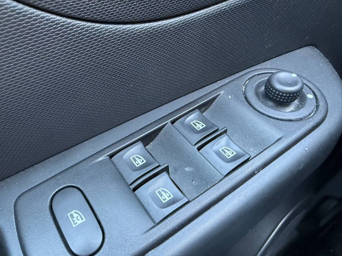 Renault Captur Renault Captur BWJ 2015 1.5 90 PK  dCi Expression STOELVERW. | KEYLESS | NAVI | CLIMA | CRUISE | LMV