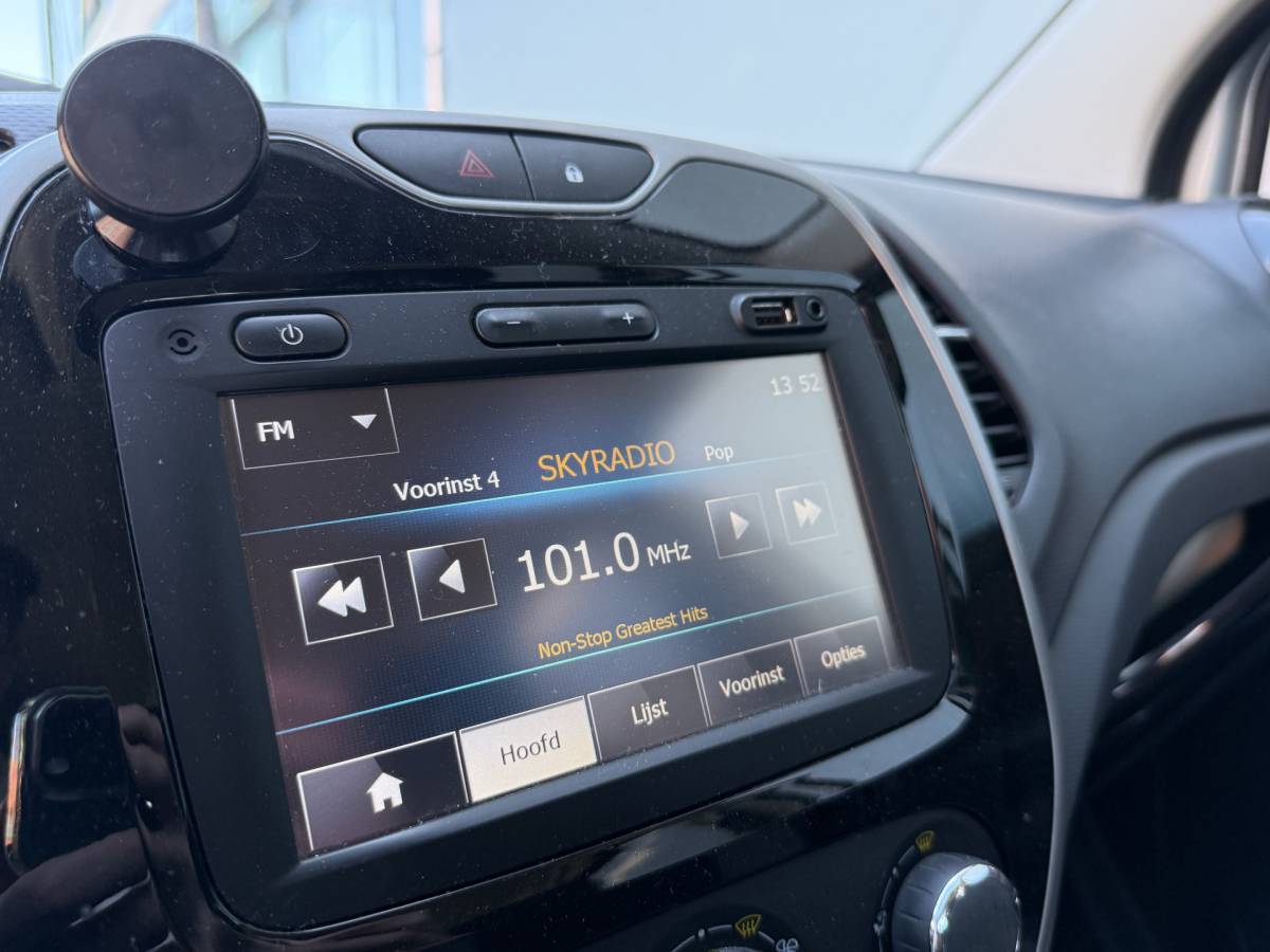 Renault Captur Renault Captur BWJ 2015 1.5 90 PK  dCi Expression STOELVERW. | KEYLESS | NAVI | CLIMA | CRUISE | LMV