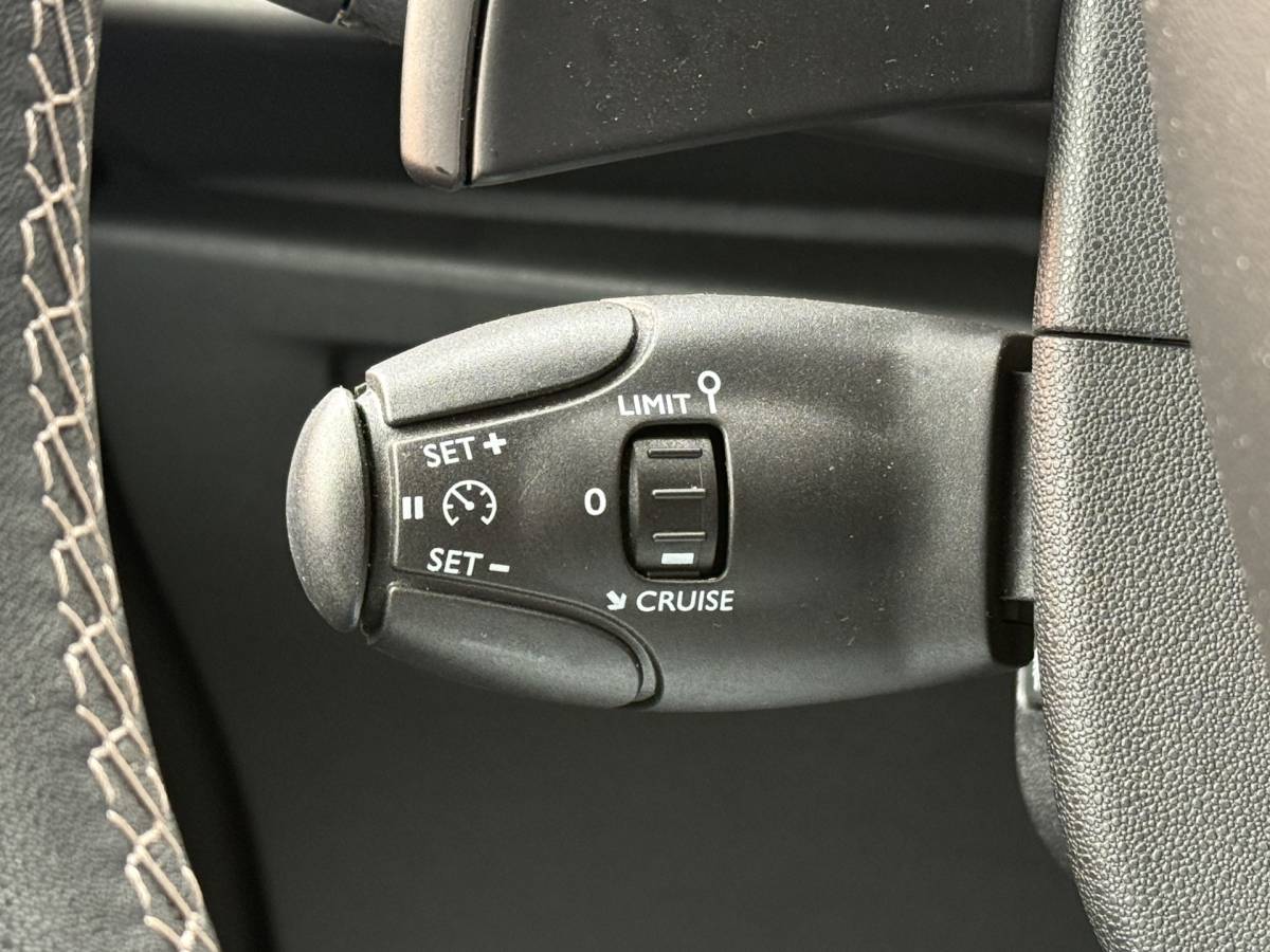 DS DS 3 DS 3 BWJ 2017 1.2 82PK So Chic AUTOMAAT | FULL LED | CARPLAY + ANDROID | NAVI | CLIMA | CRUISE | LMV | PDC