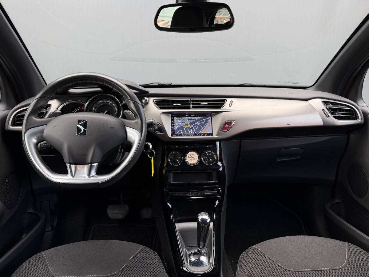DS DS 3 DS 3 BWJ 2017 1.2 82PK So Chic AUTOMAAT | FULL LED | CARPLAY + ANDROID | NAVI | CLIMA | CRUISE | LMV | PDC