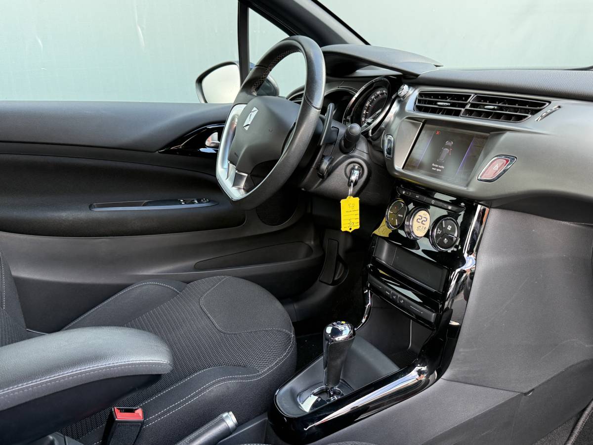 DS DS 3 DS 3 BWJ 2017 1.2 82PK So Chic AUTOMAAT | FULL LED | CARPLAY + ANDROID | NAVI | CLIMA | CRUISE | LMV | PDC