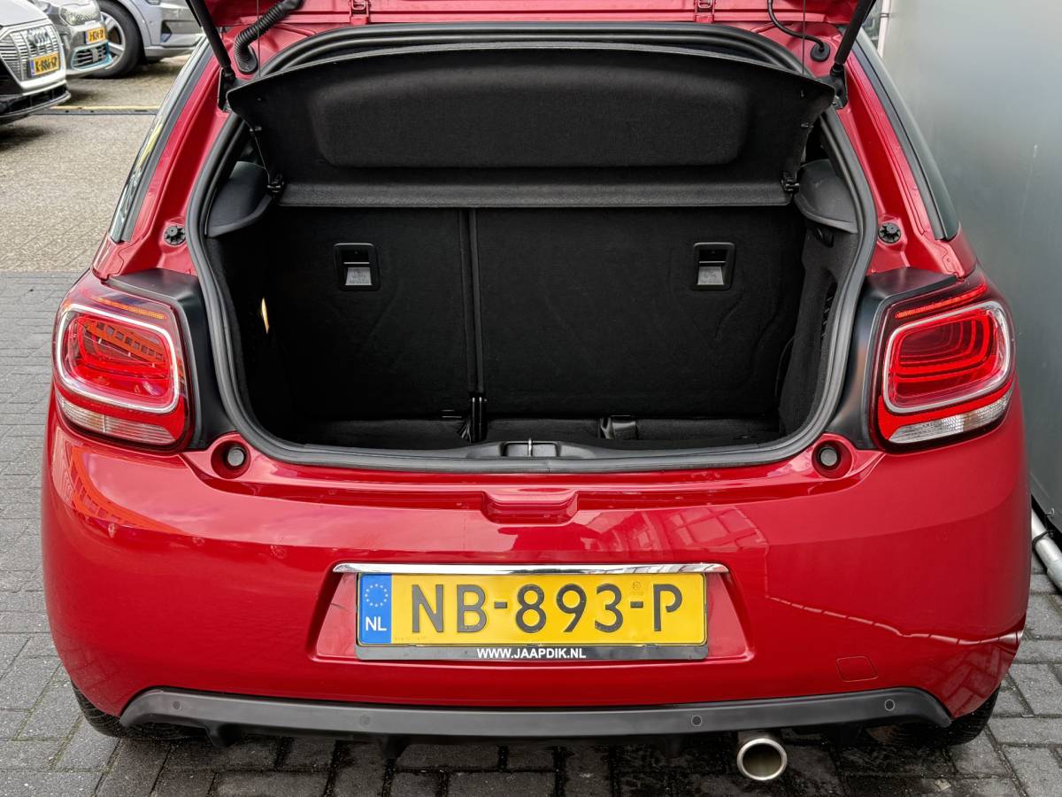 DS DS 3 DS 3 BWJ 2017 1.2 82PK So Chic AUTOMAAT | FULL LED | CARPLAY + ANDROID | NAVI | CLIMA | CRUISE | LMV | PDC
