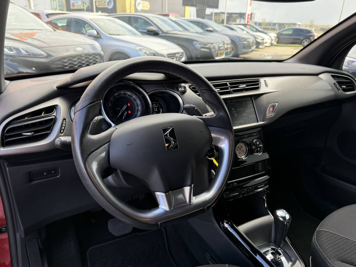 DS DS 3 DS 3 BWJ 2017 1.2 82PK So Chic AUTOMAAT | FULL LED | CARPLAY + ANDROID | NAVI | CLIMA | CRUISE | LMV | PDC