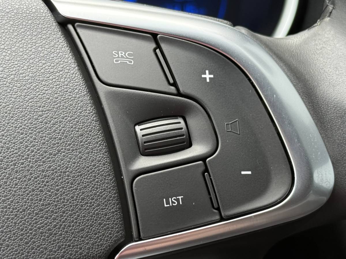 DS DS 4 DS 4 BWJ 2017 1.2 131 PK Chic | CLIMA | CRUISE | NAVI | CAMERA | APPLE CARP. | LEDER-ALCANTARA | PRIV. GLASS | MULTIFUNCT. STUUR