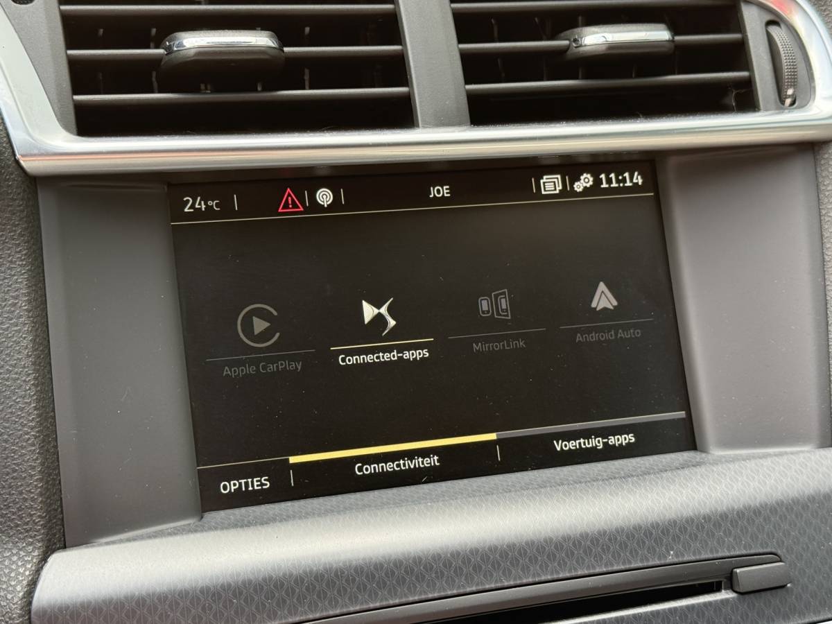 DS DS 4 DS 4 BWJ 2017 1.2 131 PK Chic | CLIMA | CRUISE | NAVI | CAMERA | APPLE CARP. | LEDER-ALCANTARA | PRIV. GLASS | MULTIFUNCT. STUUR
