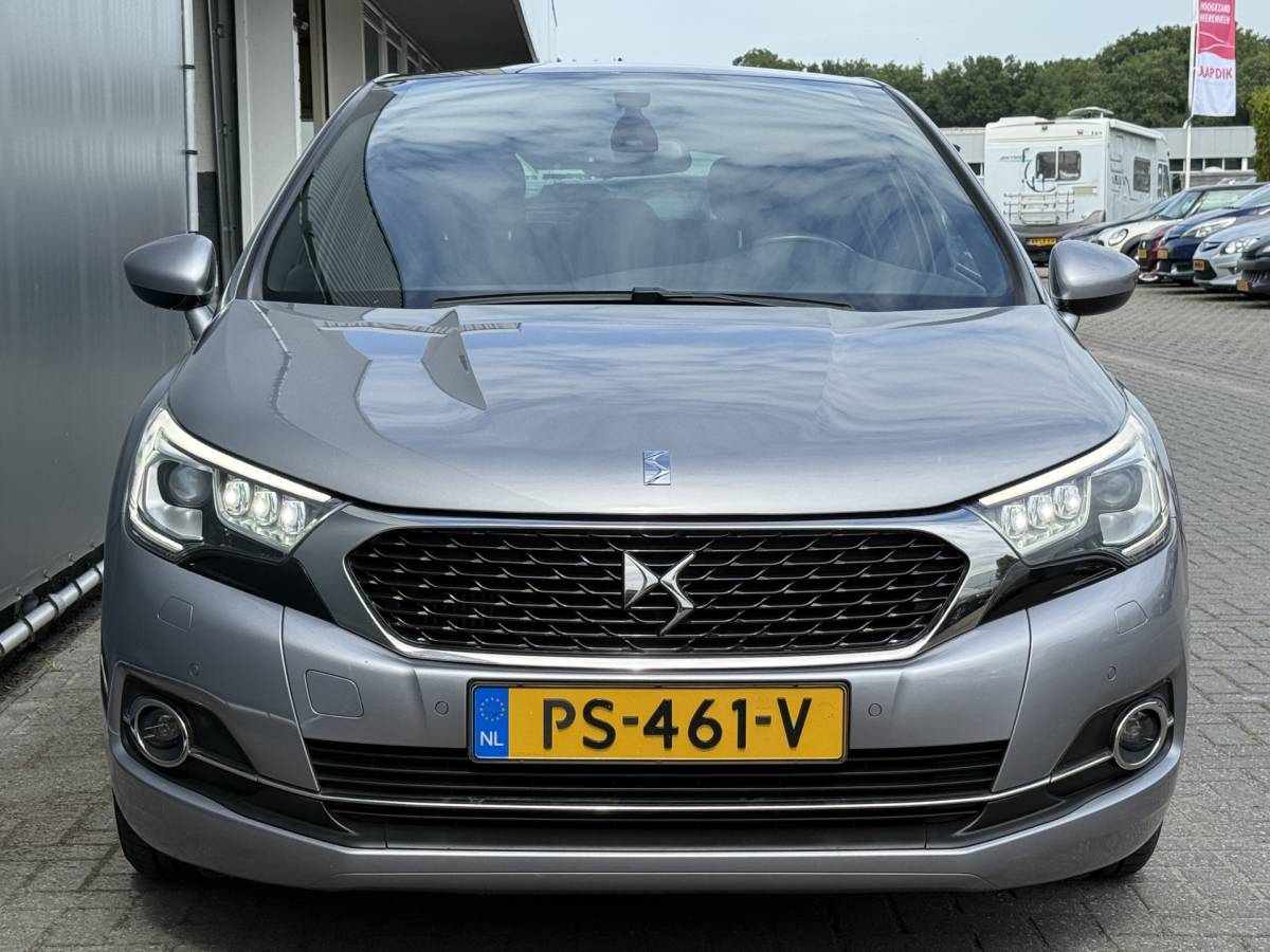 DS DS 4 DS 4 BWJ 2017 1.2 131 PK Chic | CLIMA | CRUISE | NAVI | CAMERA | APPLE CARP. | LEDER-ALCANTARA | PRIV. GLASS | MULTIFUNCT. STUUR