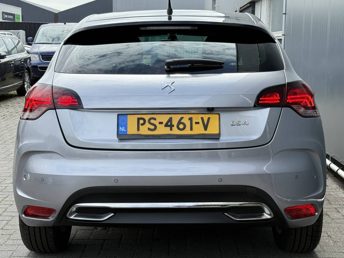 DS DS 4 DS 4 BWJ 2017 1.2 131 PK Chic | CLIMA | CRUISE | NAVI | CAMERA | APPLE CARP. | LEDER-ALCANTARA | PRIV. GLASS | MULTIFUNCT. STUUR