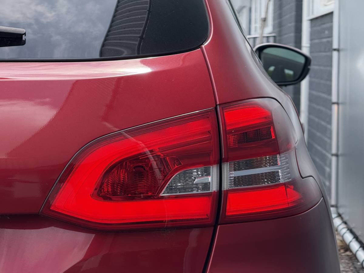 Peugeot 308 Peugeot 308 SW BWJ 2019 1.2 131 PK Blue Lease Premium NIEUWE DISTR.RIEM!! AUTOMAAT | PANORAMA | LEDER | CLIMA | ANDROID AUTO | APPLE CARPLAY | MULTIFUNCT. STUUR