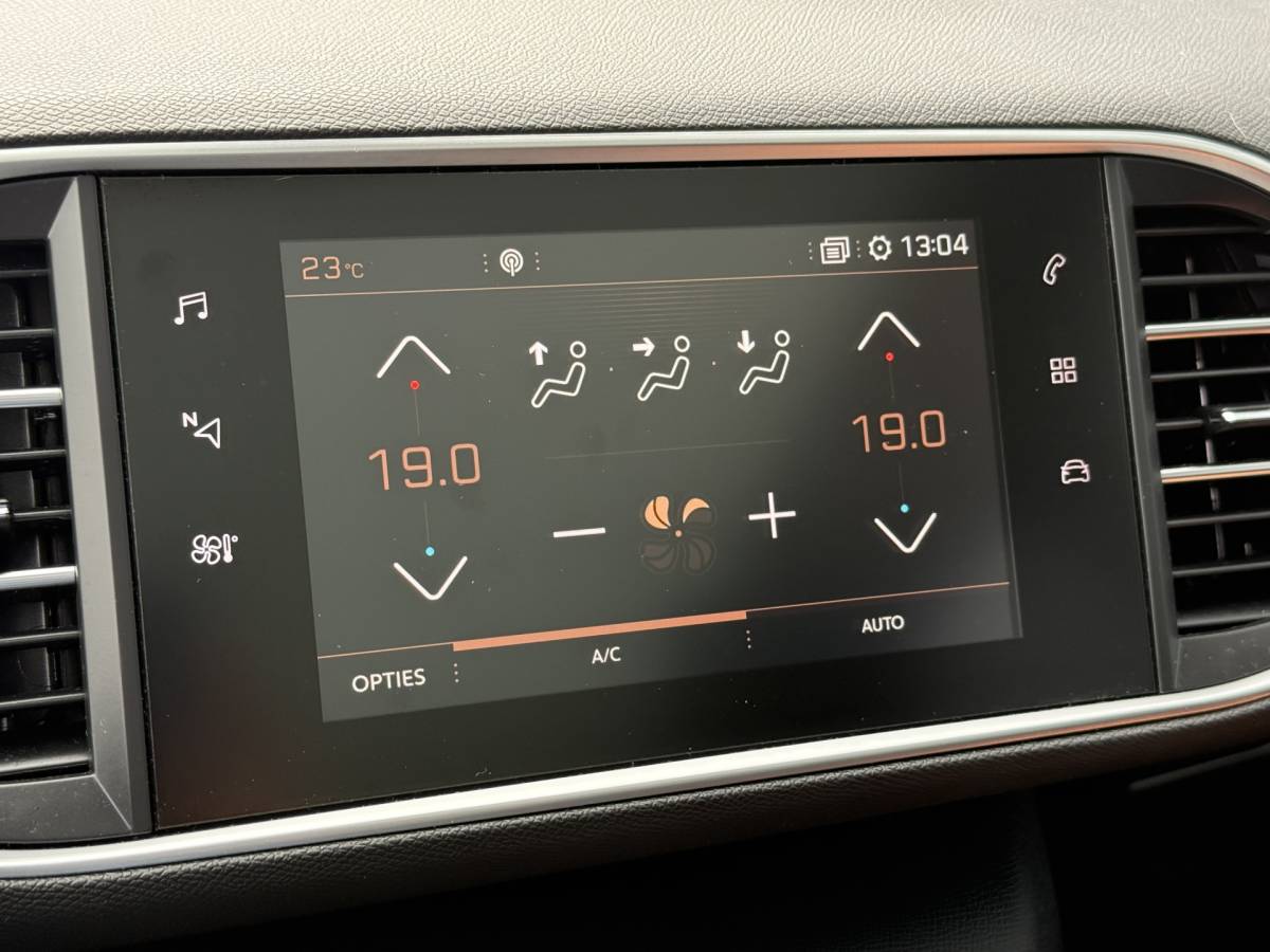 Peugeot 308 Peugeot 308 SW BWJ 2019 1.2 131 PK Blue Lease Premium NIEUWE DISTR.RIEM!! AUTOMAAT | PANORAMA | LEDER | CLIMA | ANDROID AUTO | APPLE CARPLAY | MULTIFUNCT. STUUR