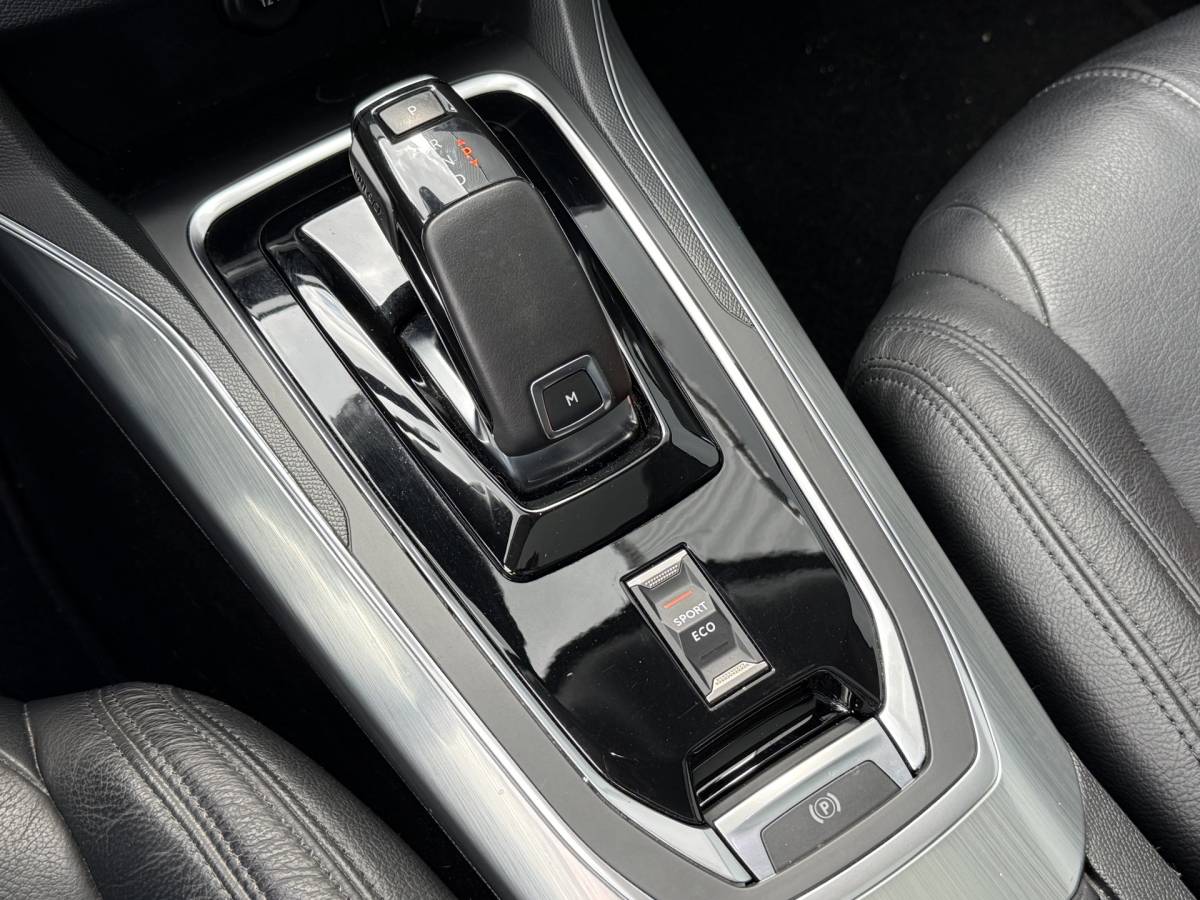 Peugeot 308 Peugeot 308 SW BWJ 2019 1.2 131 PK Blue Lease Premium NIEUWE DISTR.RIEM!! AUTOMAAT | PANORAMA | LEDER | CLIMA | ANDROID AUTO | APPLE CARPLAY | MULTIFUNCT. STUUR
