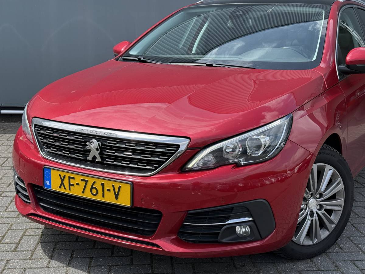 Peugeot 308 Peugeot 308 SW BWJ 2019 1.2 131 PK Blue Lease Premium NIEUWE DISTR.RIEM!! AUTOMAAT | PANORAMA | LEDER | CLIMA | ANDROID AUTO | APPLE CARPLAY | MULTIFUNCT. STUUR