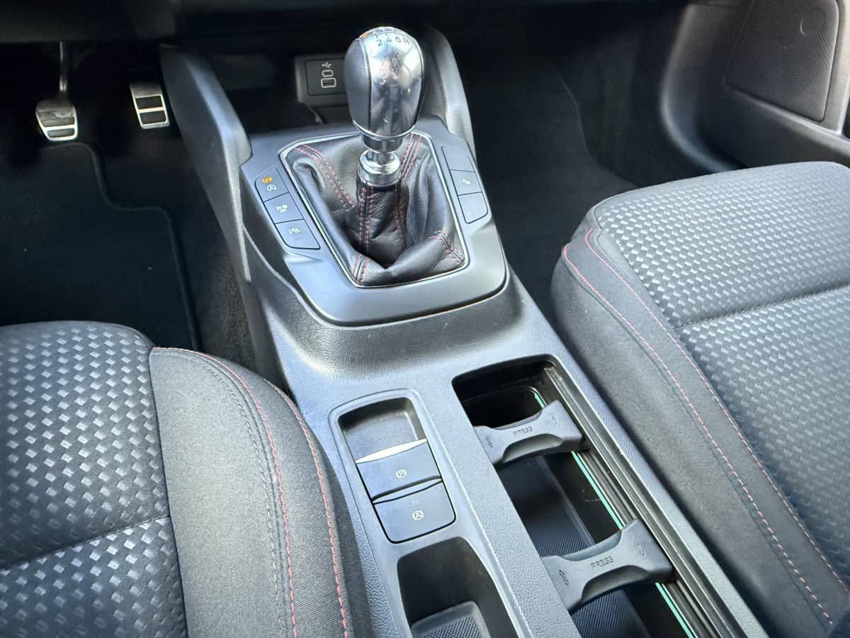 Ford Focus Ford Focus Wagon BWJ 2022 1.0 EcoBoost Hybrid 126PK ST Line STUUR + STOELVERW. | NAVI | CLIMA | CRUISE | CARPLAY & ANDROID | CAMERA | LMV | PDC