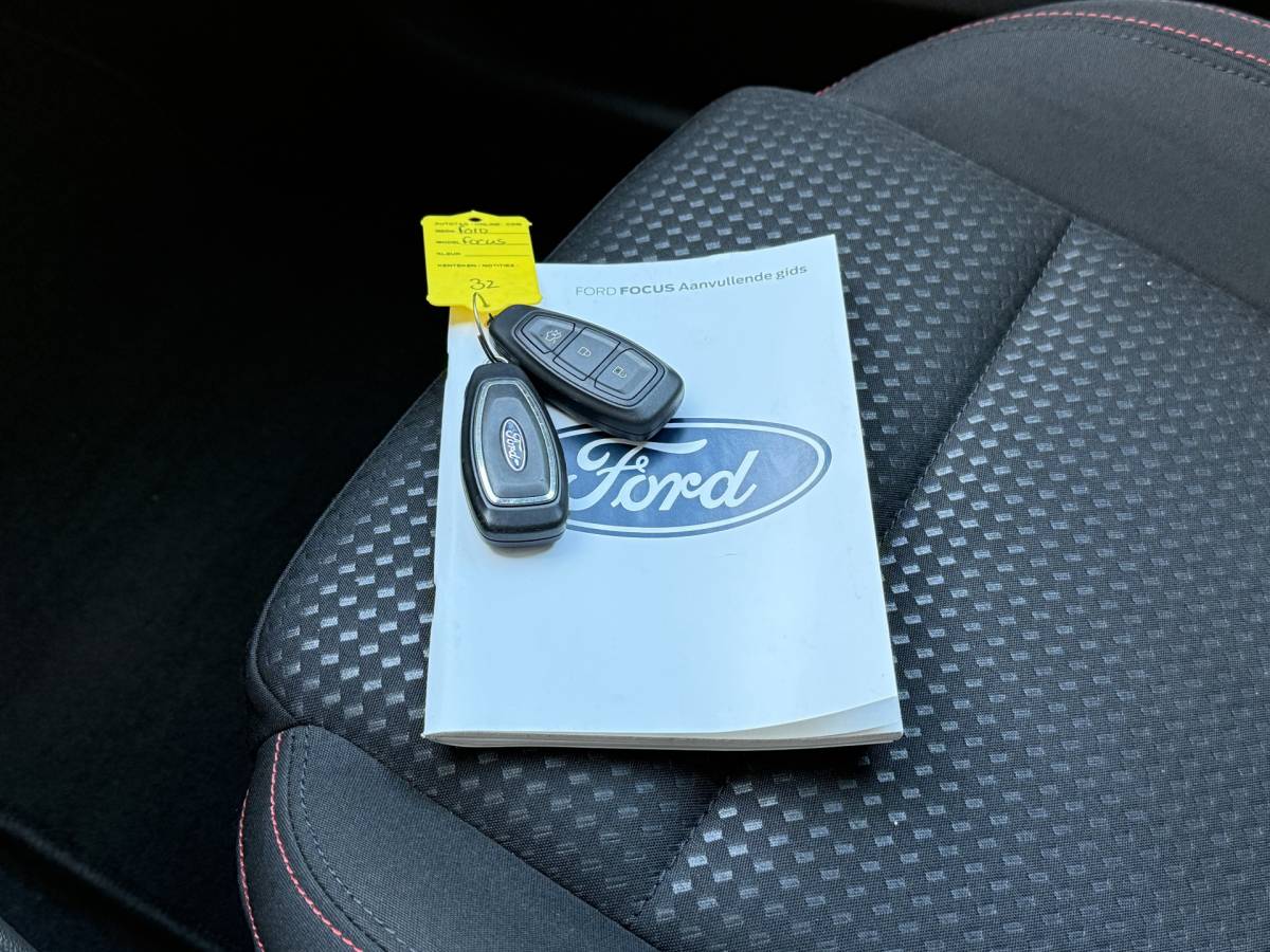 Ford Focus Ford Focus Wagon BWJ 2022 1.0 EcoBoost Hybrid 126PK ST Line Style STUUR + STOELVERW. | NAVI | CLIMA | CRUISE | CARPLAY & ANDROID | CAMERA | LMV | PDC