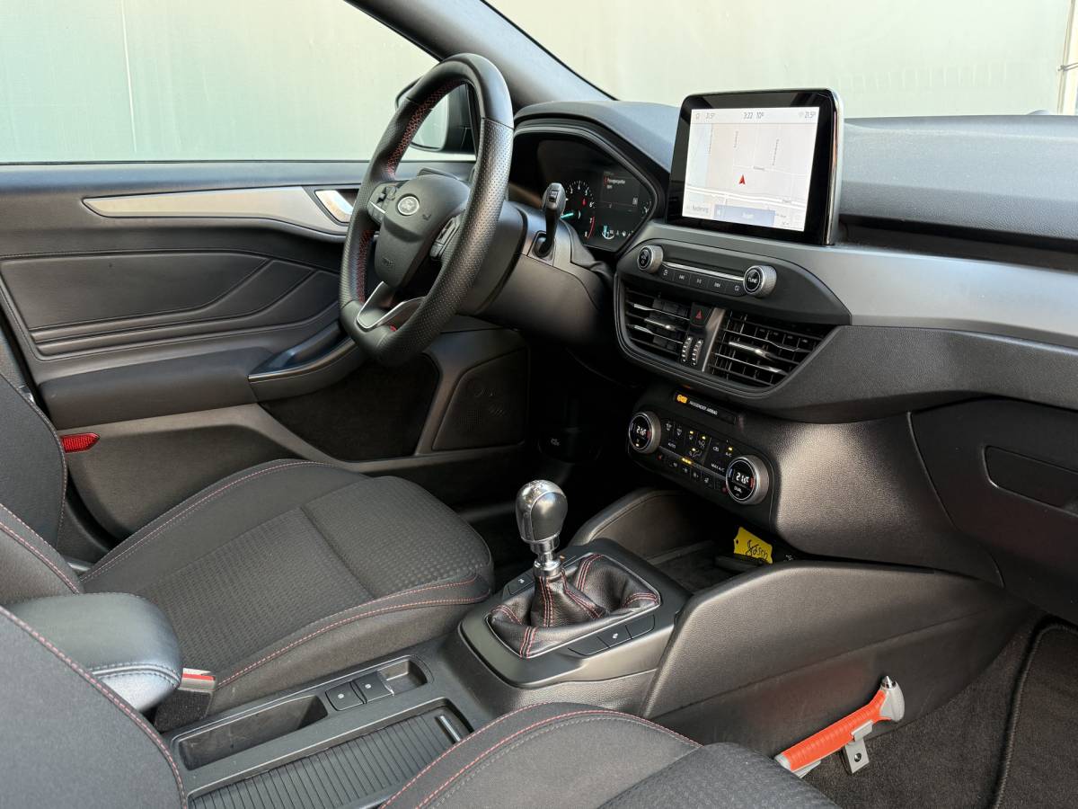 Ford Focus Ford Focus Wagon BWJ 2022 1.0 EcoBoost Hybrid 126PK ST Line Style STUUR + STOELVERW. | NAVI | CLIMA | CRUISE | CARPLAY & ANDROID | CAMERA | LMV | PDC