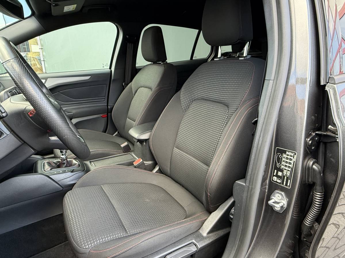 Ford Focus Ford Focus Wagon BWJ 2022 1.0 EcoBoost Hybrid 126PK ST Line STUUR + STOELVERW. | NAVI | CLIMA | CRUISE | CARPLAY & ANDROID | CAMERA | LMV | PDC