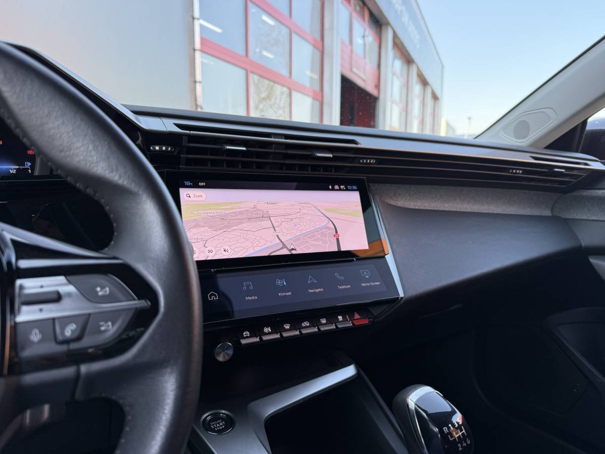 Peugeot 308 Peugeot 308 SW BWJ 2023 1.2 131 PK PureTech Allure TREKHAAK | FULL LED | HALF LEDER | KEYLESS | 360 CAMERA | CARPLAY + ANDROID | NAVI | CLIMA | CRUISE | LMV | PDC