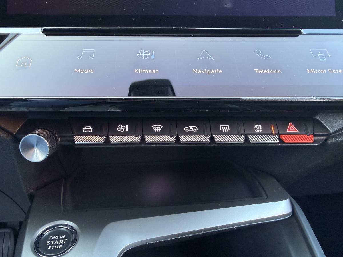 Peugeot 308 Peugeot 308 SW BWJ 2023 1.2 131 PK PureTech Allure TREKHAAK | FULL LED | HALF LEDER | KEYLESS | 360 CAMERA | CARPLAY + ANDROID | NAVI | CLIMA | CRUISE | LMV | PDC
