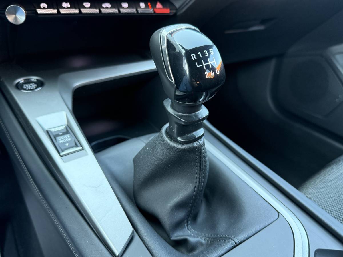 Peugeot 308 Peugeot 308 SW BWJ 2023 1.2 131 PK PureTech Allure TREKHAAK | FULL LED | HALF LEDER | KEYLESS | 360 CAMERA | CARPLAY + ANDROID | NAVI | CLIMA | CRUISE | LMV | PDC