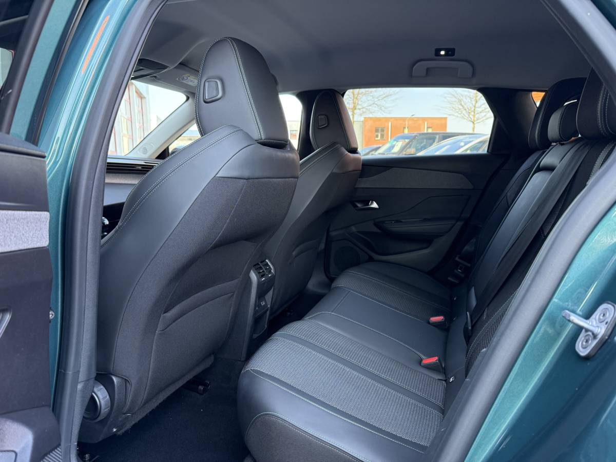 Peugeot 308 Peugeot 308 SW BWJ 2023 1.2 131 PK PureTech Allure TREKHAAK | FULL LED | HALF LEDER | KEYLESS | 360 CAMERA | CARPLAY + ANDROID | NAVI | CLIMA | CRUISE | LMV | PDC