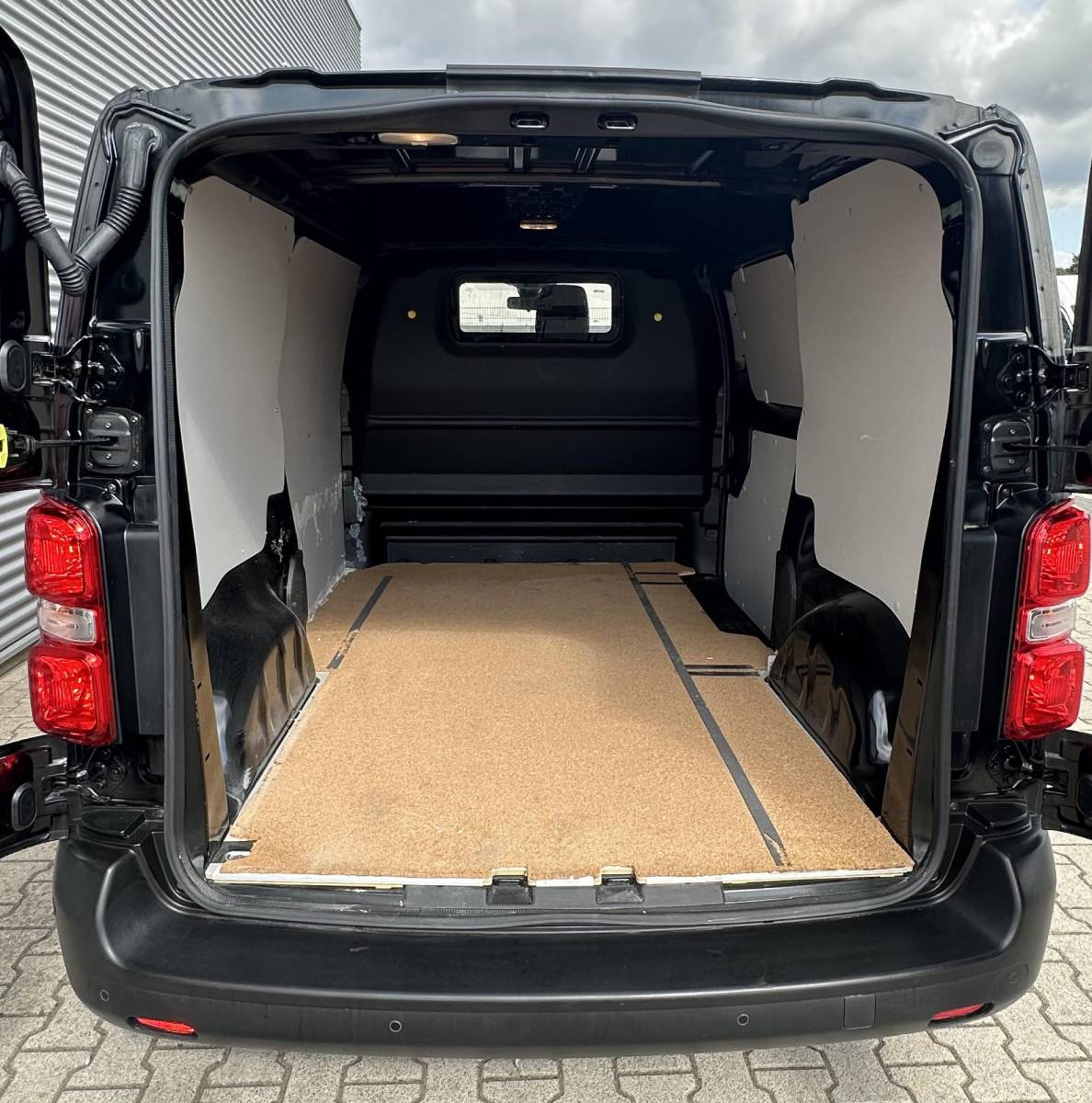 Peugeot Expert Peugeot Expert 2.0 BlueHDI 145 pk L2 AUTOMAAT|Navi|Carplay|Camera
