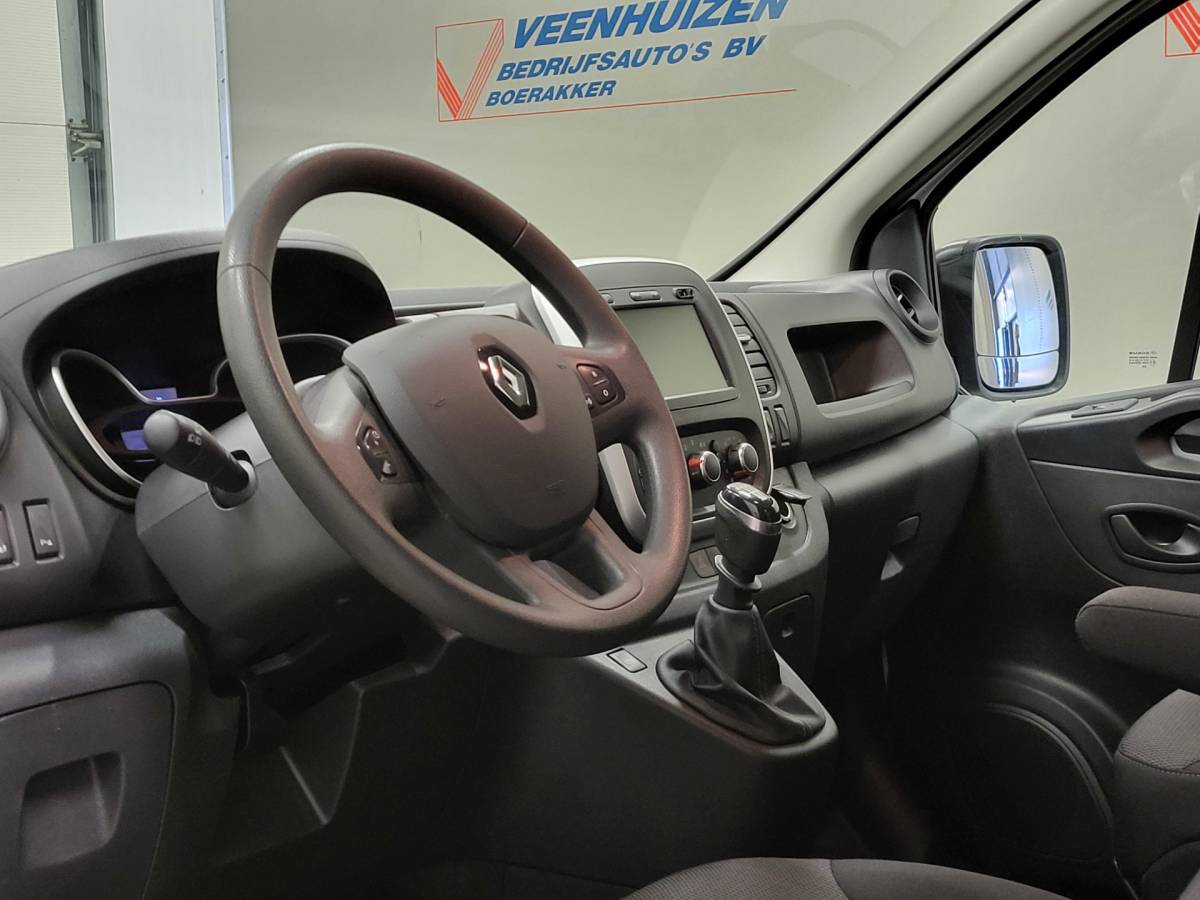 Renault Trafic Renault Trafic 2.0dCi 120pkTrekhaak Euro 6!