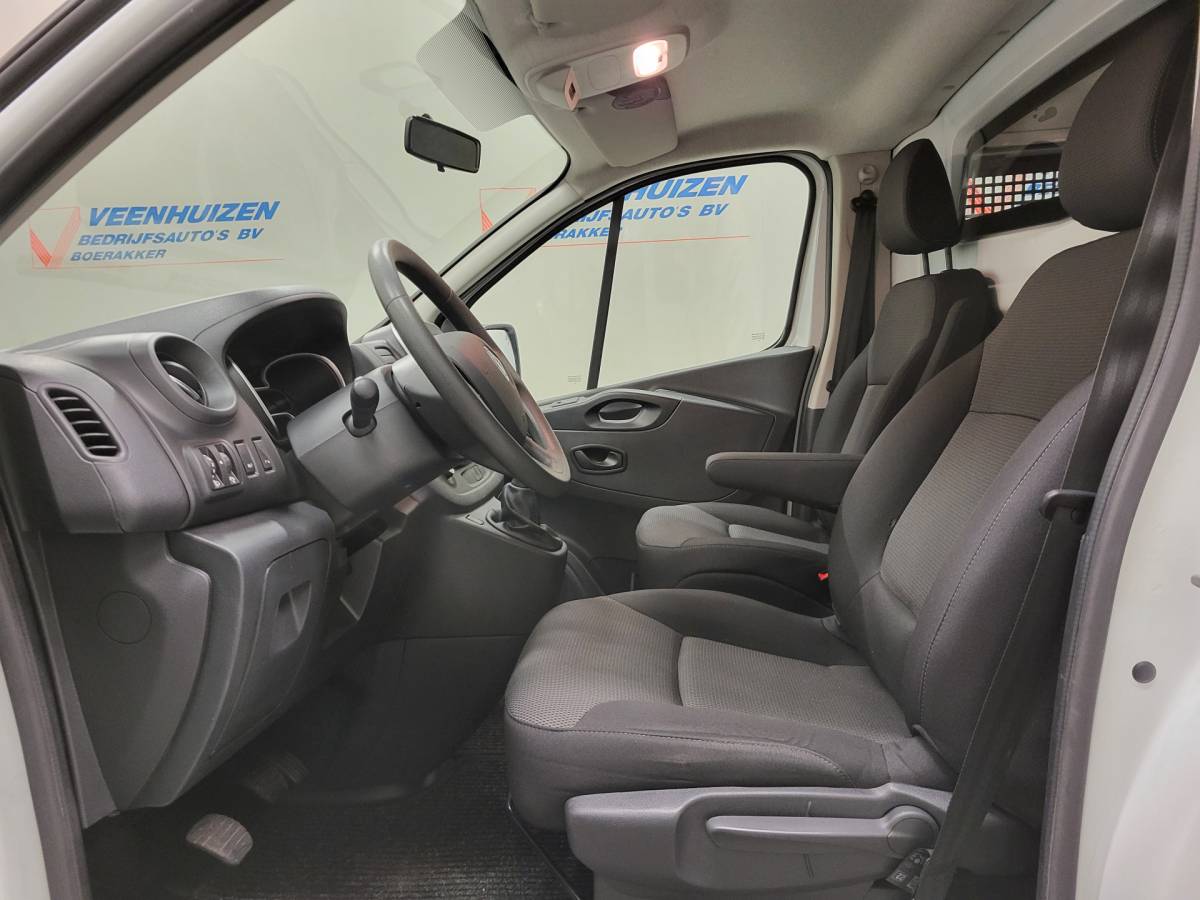 Renault Trafic Renault Trafic 2.0dCi 120pkTrekhaak Euro 6!