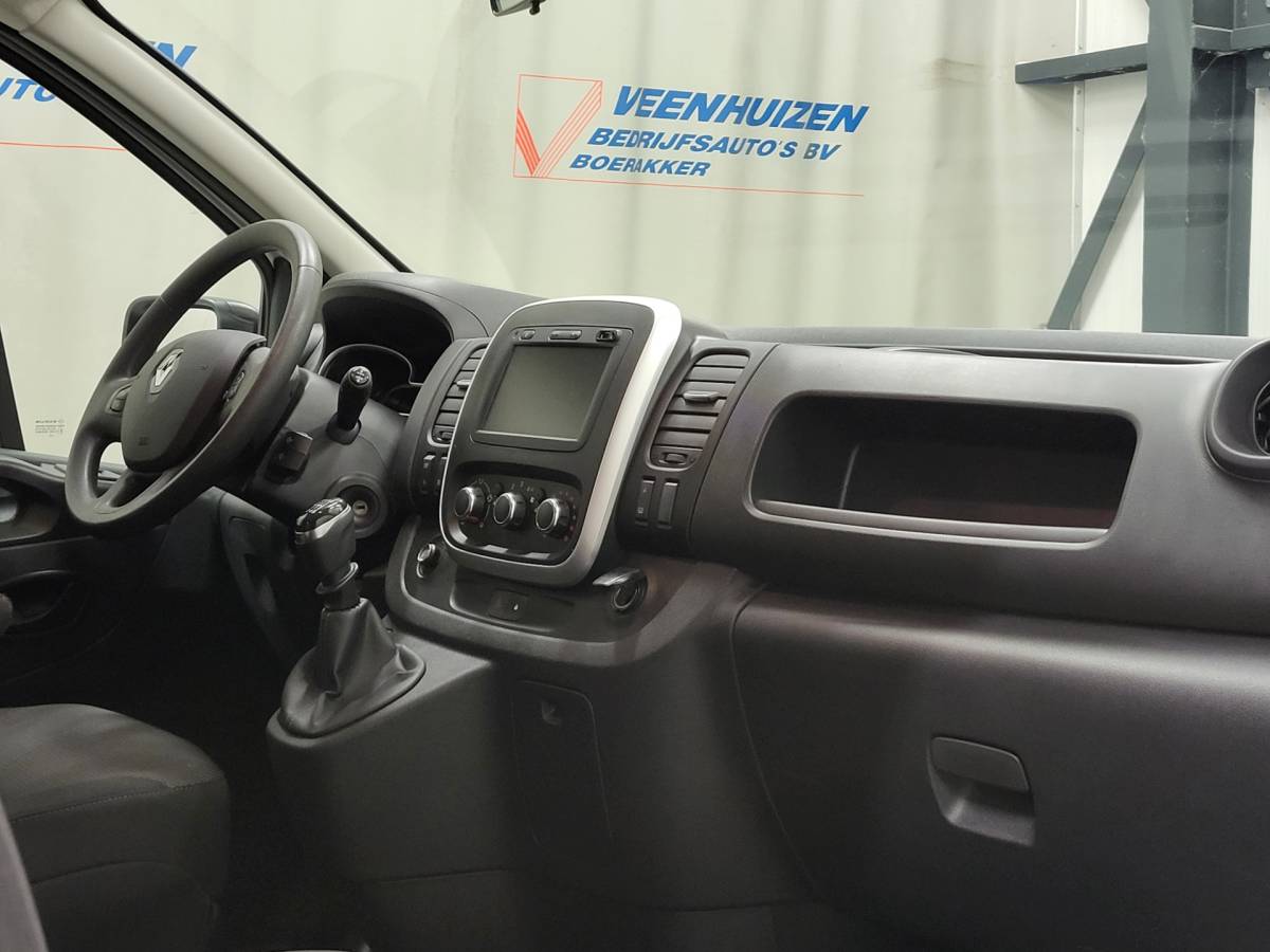 Renault Trafic Renault Trafic 2.0dCi 120pkTrekhaak Euro 6!