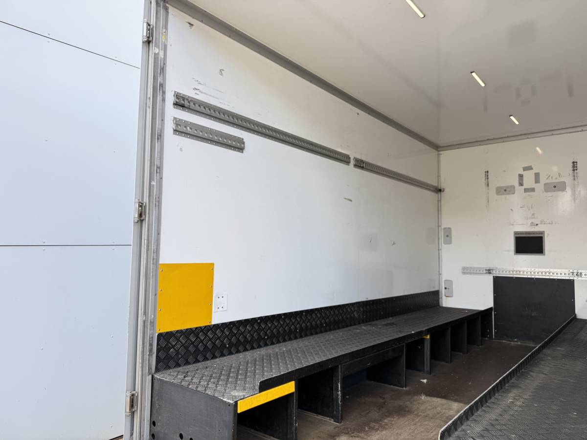 Renault Master Renault Master Plancher T35 2.3 DCI 150PK Lowliner Bakwagen Airco Cruise Control Camera Foodtruck Meubelbak Paardenwagen