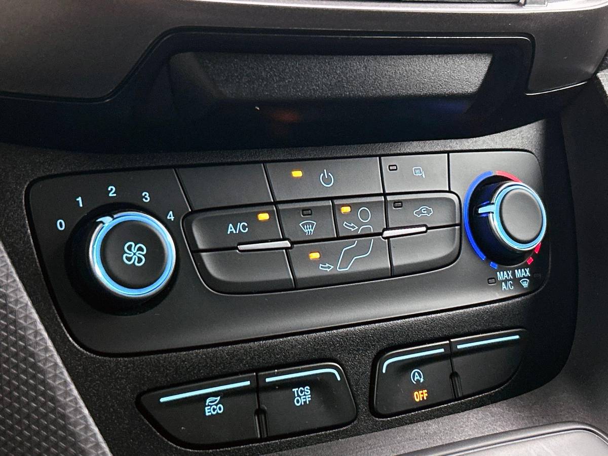 Ford Transit Connect Ford Transit Connect 1.5 EcoBlue Automaat L2 Trend Navigatie Airco Parkeersensoren Cruise Control 3Zits Camera DAB+