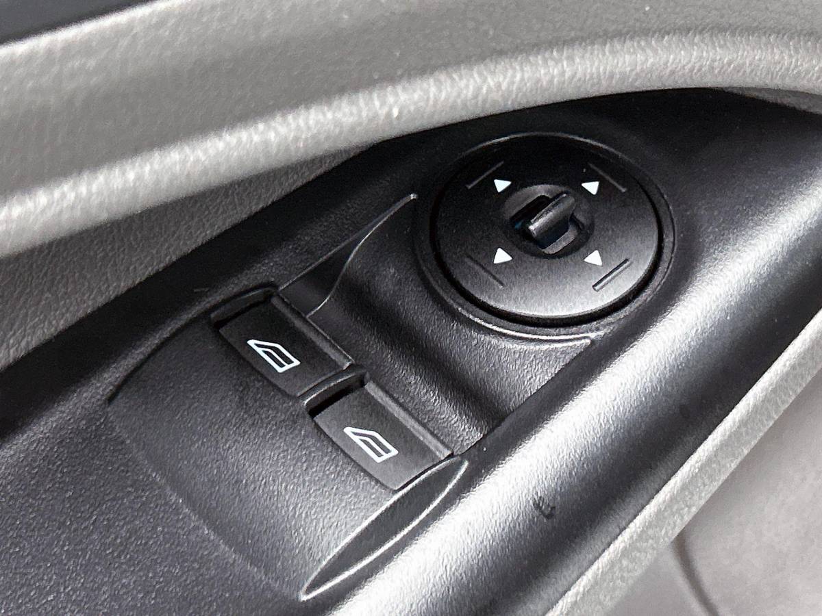 Ford Transit Connect Ford Transit Connect 1.5 EcoBlue Automaat L2 Trend Navigatie Airco Parkeersensoren Cruise Control 3Zits Camera DAB+