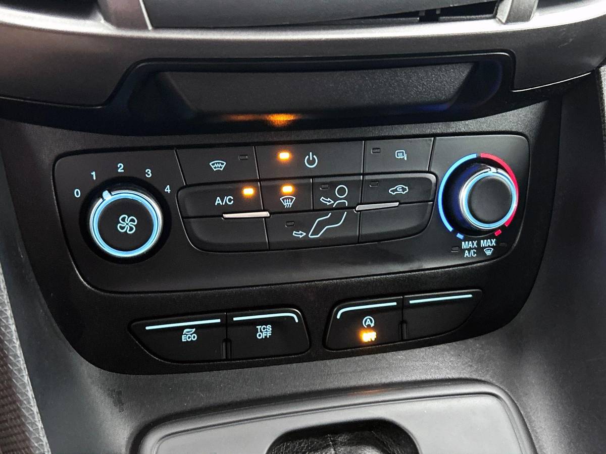Ford Transit Connect Ford Transit Connect 1.5 EcoBlue Aut. L2 Trend Navigatie Airco Parkeersensoren Cruise Control Camera