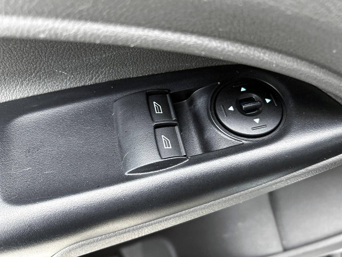 Ford Transit Connect Ford Transit Connect 1.5 EcoBlue Aut. L2 Trend Navigatie Airco Parkeersensoren Cruise Control Camera