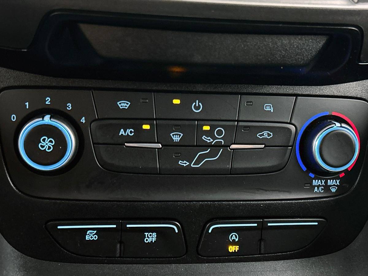 Ford Transit Connect Ford Transit Connect 1.5 EcoBlue Automaat L2 Trend Navigatie Airco Parkeersensoren Cruise Control Camera