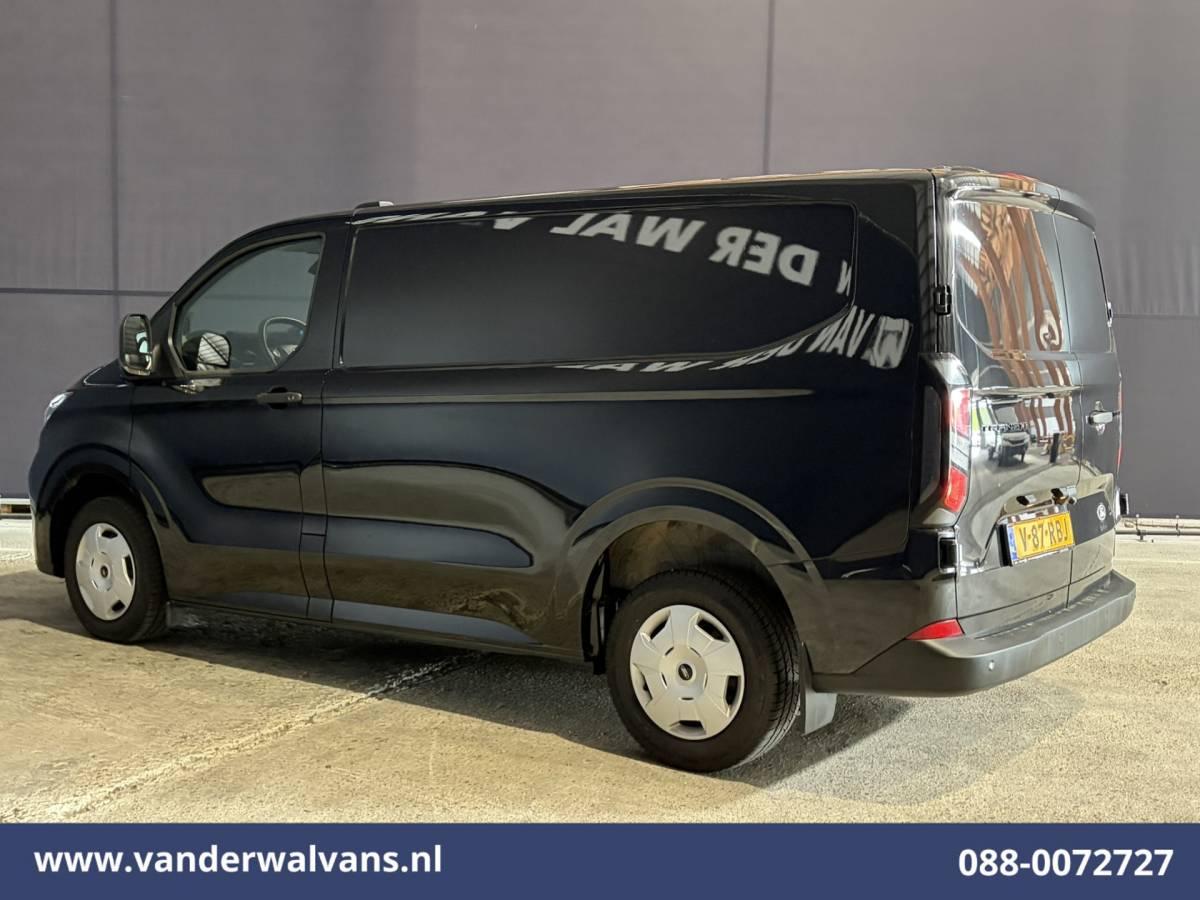 Ford Transit Custom Ford Transit Custom 2.0 TDCI 136pk L1H1 Euro6 Airco | Camera | Apple Carplay | LED | Cruisecontrol Android Auto, Verwarmde voorruit, Stoelverwarming, Parkeersensoren, Bijrijdersbank, 2740kg trekvermogen