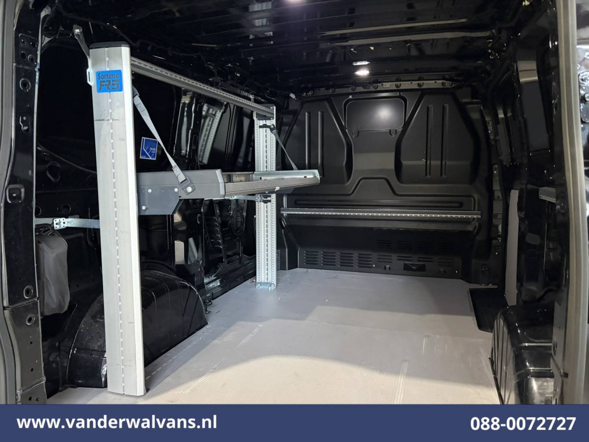 Ford Transit Custom Ford Transit Custom 2.0 TDCI 136pk L1H1 Euro6 Airco | Camera | Apple Carplay | LED | Cruisecontrol Android Auto, Verwarmde voorruit, Stoelverwarming, Parkeersensoren, Bijrijdersbank, 2740kg trekvermogen