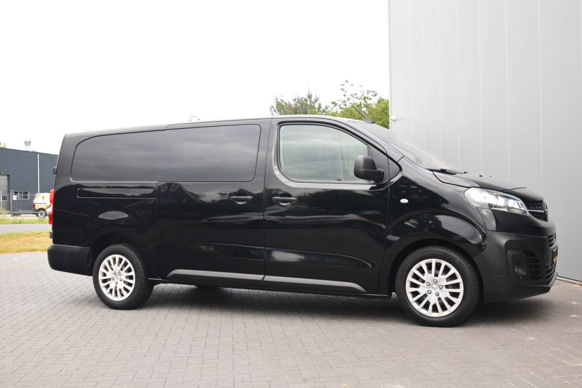 Opel Vivaro Opel Vivaro 2.0 CDTI L3H1 DC Edition 2x Schuifdeur Navi/Camera/Carplay HU PDC/Voor/Achter