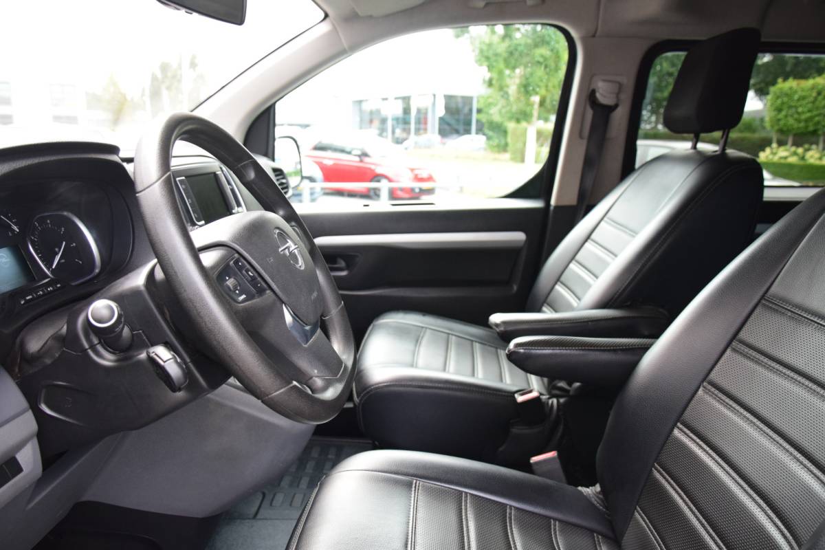 Opel Vivaro Opel Vivaro 2.0 CDTI L3H1 DC Edition 2x Schuifdeur Navi/Camera/Carplay HU PDC/Voor/Achter