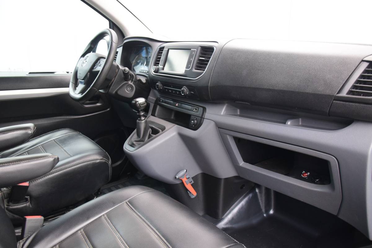 Opel Vivaro Opel Vivaro 2.0 CDTI L3H1 DC Edition 2x Schuifdeur Navi/Camera/Carplay HU PDC/Voor/Achter