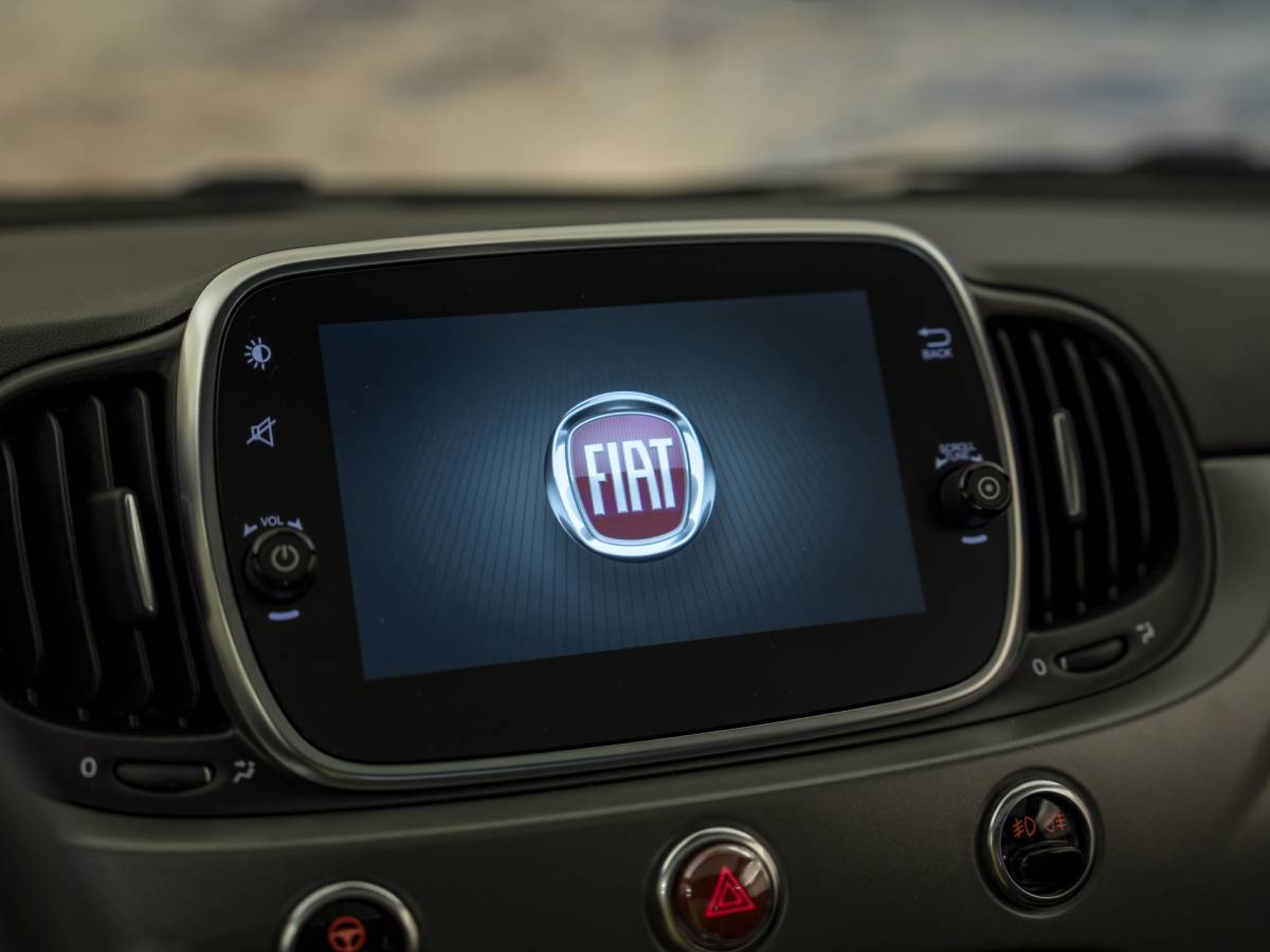 Fiat 500 Fiat 500 1.0 Hybrid Rockstar, leder, vol opties, NAP, Incl garantie.