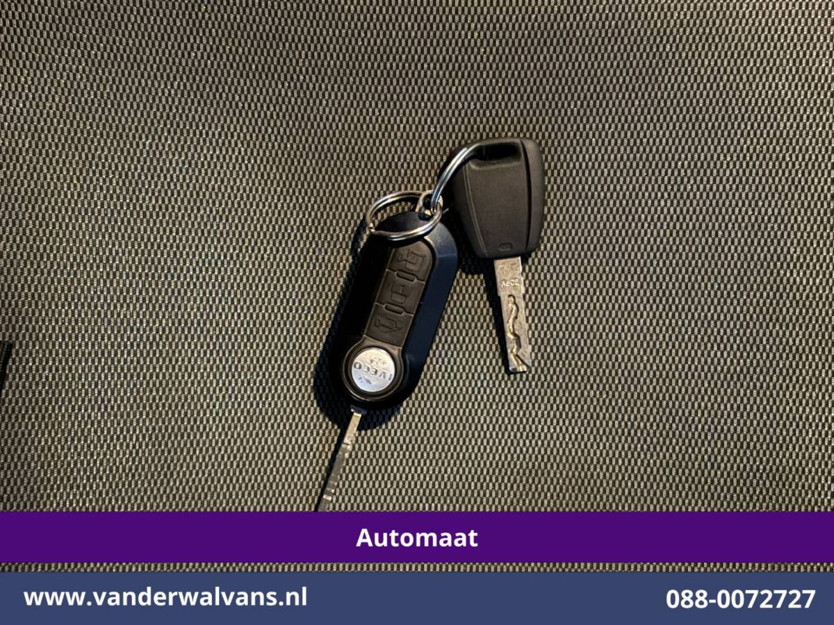 Iveco Daily Iveco Daily 35S16 157pk Automaat L3H2 Euro6 Airco | Camera | LED | Cruisecontrol | Chauffeursstoel Parkeersensoren, Bijrijdersbank, 3500kg trekvermogen