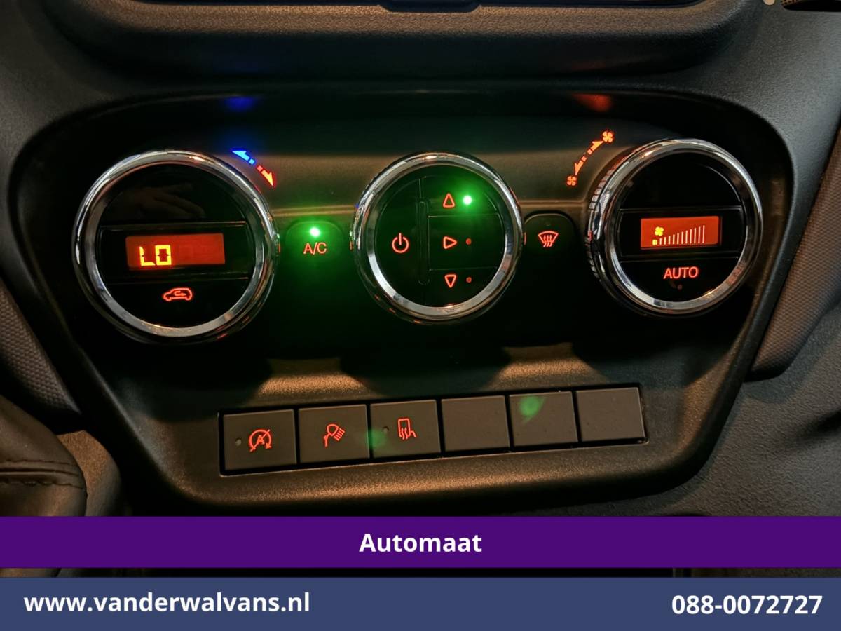 Iveco Daily Iveco Daily 35S16 157pk Automaat L3H2 Euro6 Airco | Camera | LED | Cruisecontrol | Chauffeursstoel Parkeersensoren, Bijrijdersbank, 3500kg trekvermogen